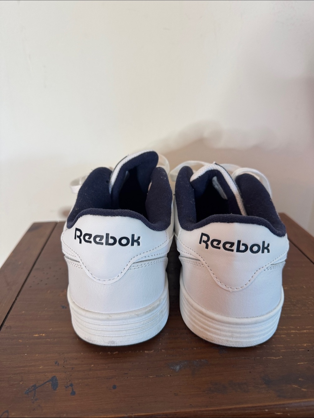 Reebok Men’s White Sneakers with Navy Collar - Picture 3 of 6